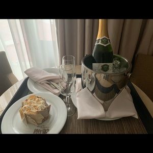 Meet your Posher, Helena